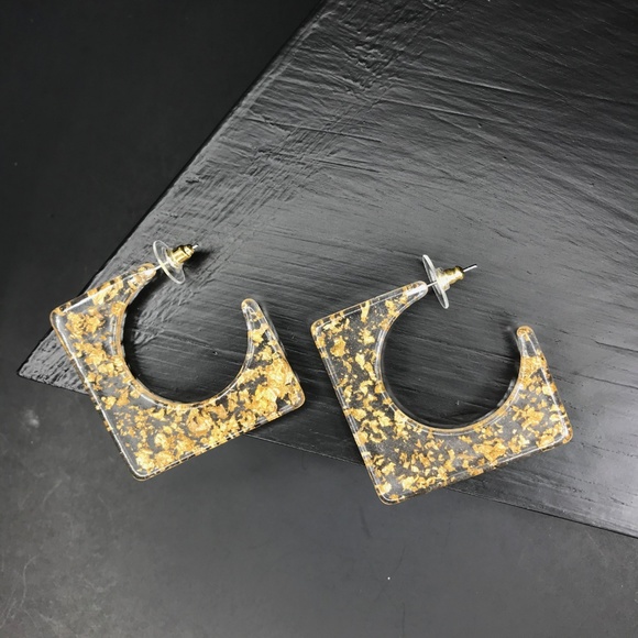 🆑 “C" Square Resin Studs Gold Flake - Picture 3 of 4